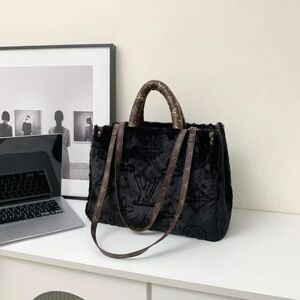 💕Woman’s Fashion Fur Bag